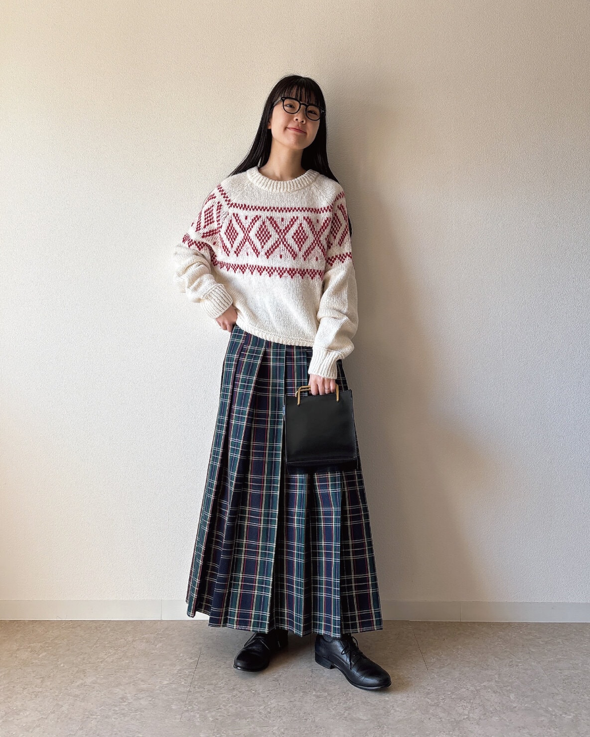 ノルディックニット×チェックスカートのコーディネート