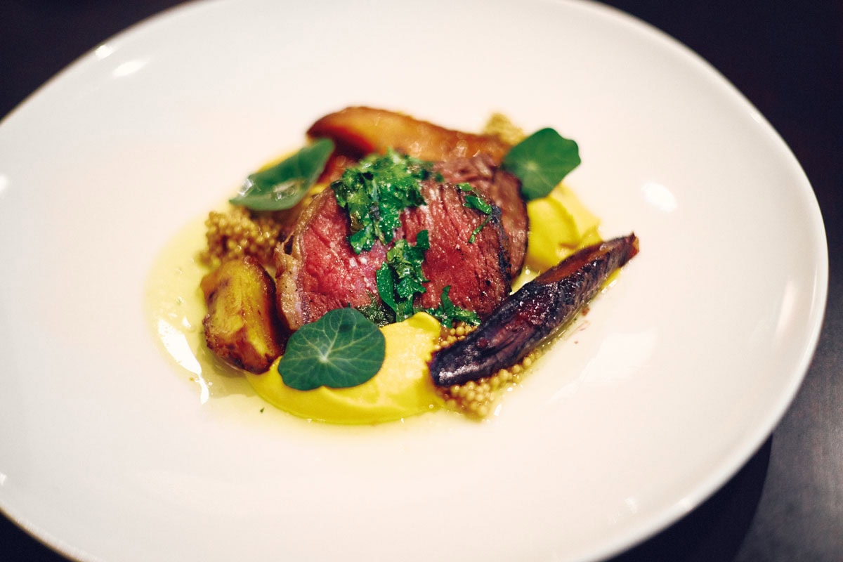 おいしいもの好きの地元の人々に愛されているレストランJuurella