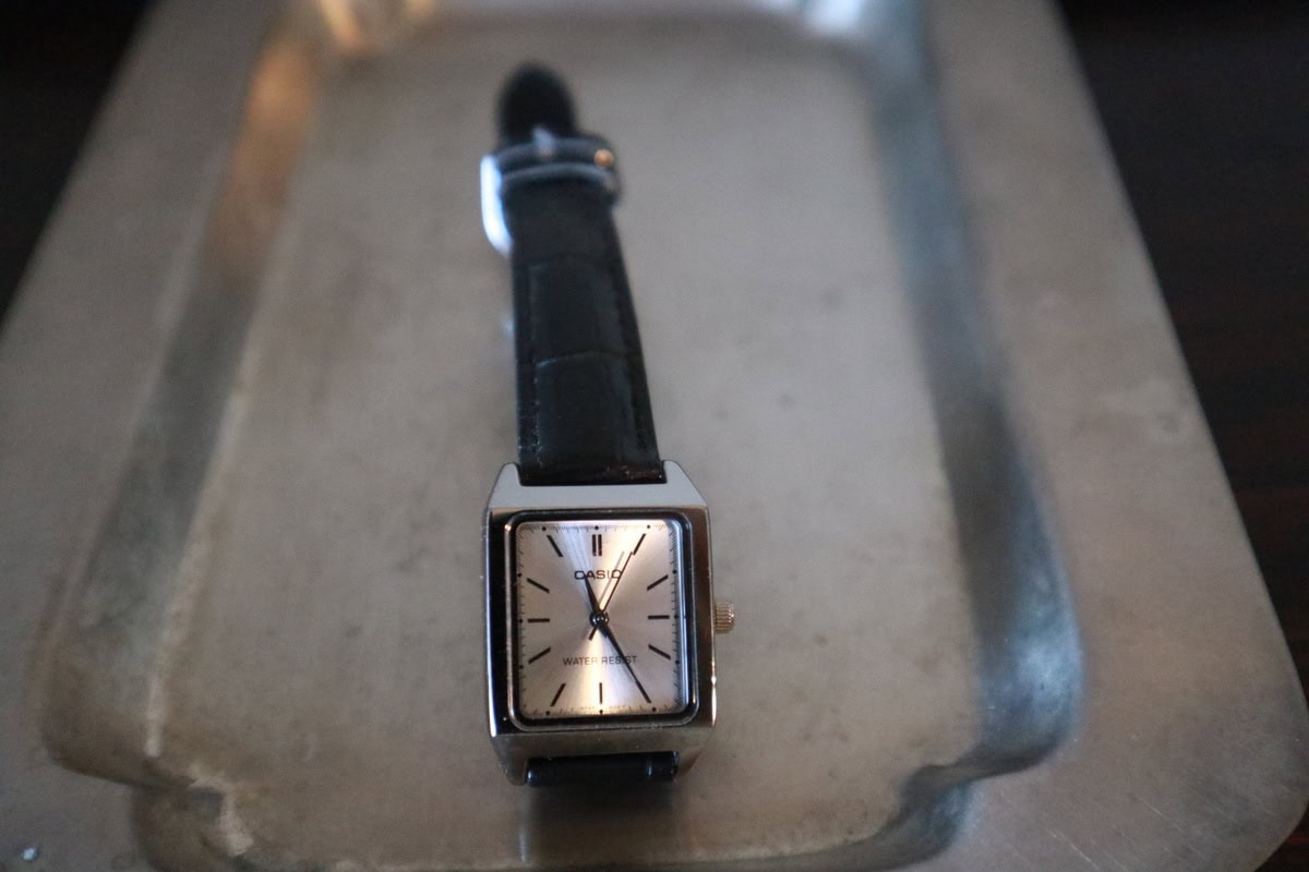CASIO(カシオ)スクエアケースレザーベルト腕時計