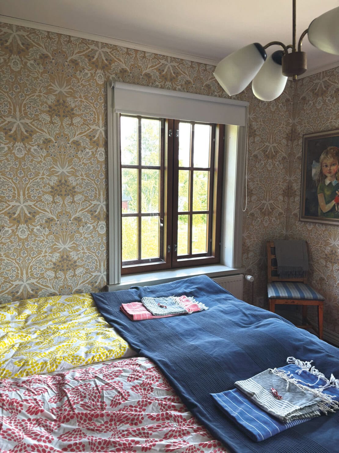 芸術家たちを輩出してきたコッコラの新たな創造の拠点・ウクスピヒラヤへ。一室ずつインテリアの違うレジデンスを見学