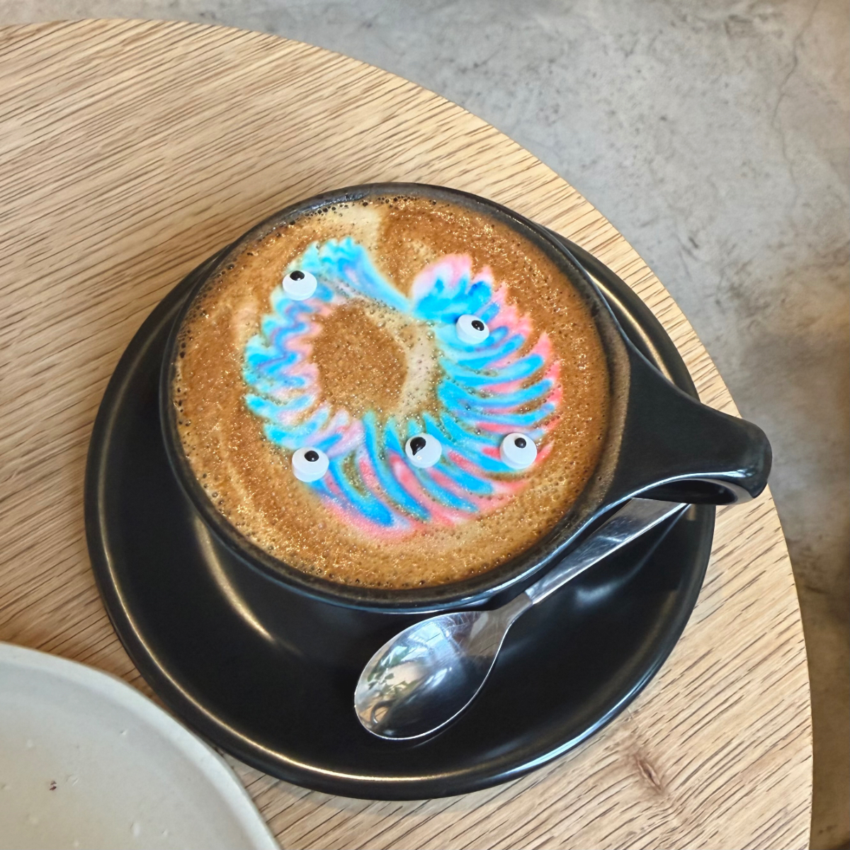 パスファインダーのエキスポラテ、ミャクミャク