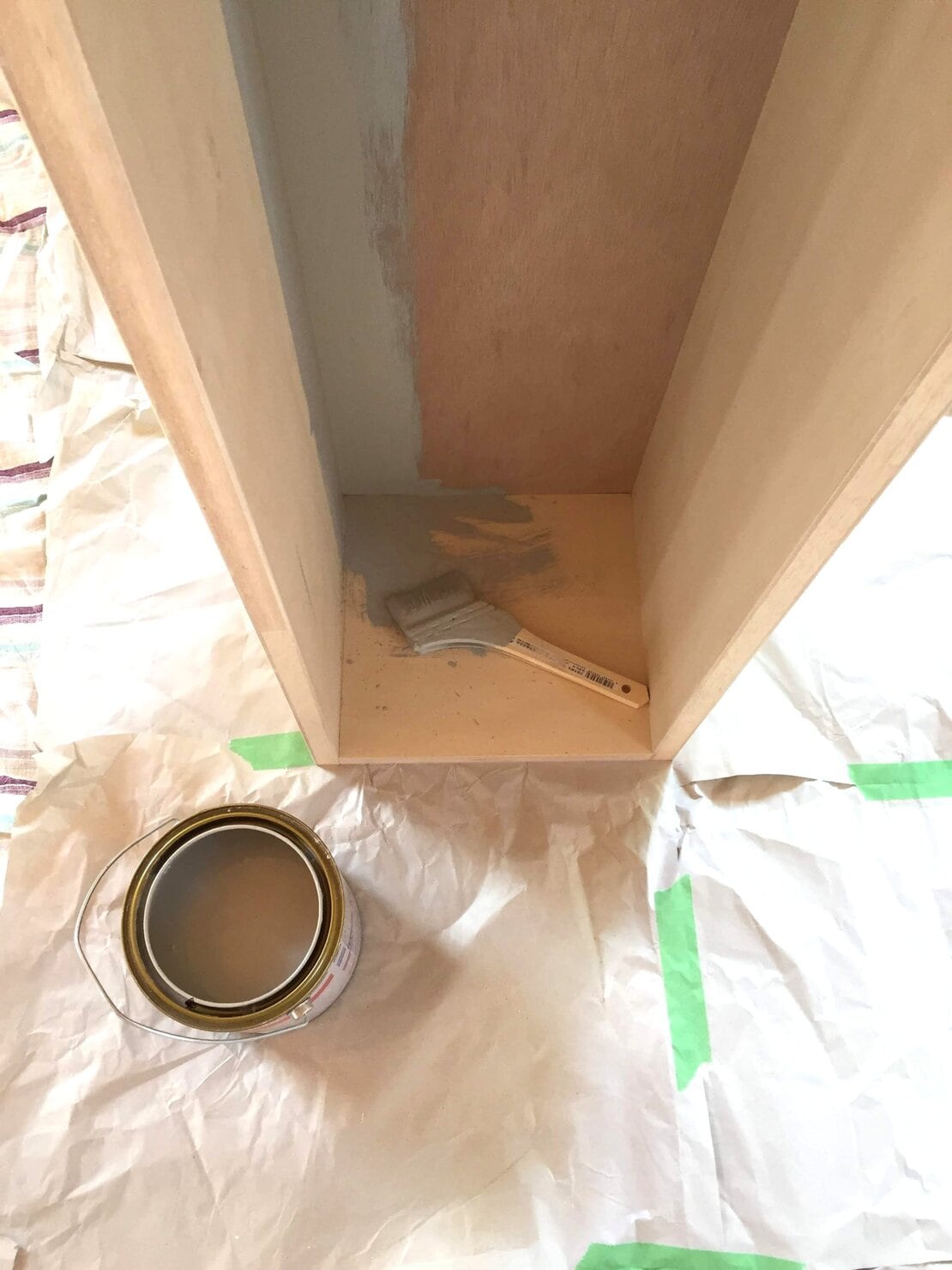新居の収納スペースのペンキ塗りDIY