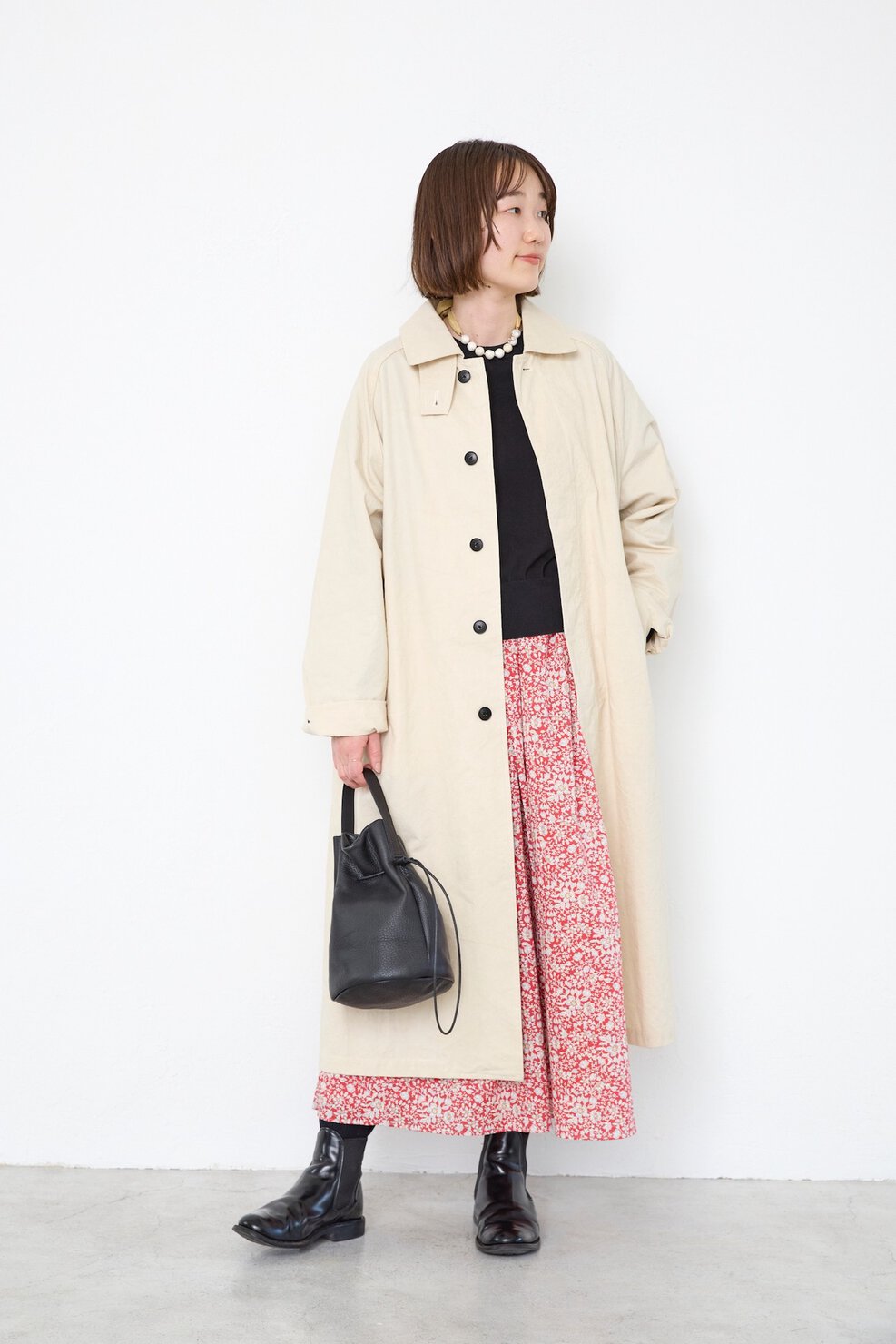 商談済み＊*メルちゃんコーデ❁リバティの春コート① ベーシックカラーに華やかなリバティ柄を効かせた大人の梅春コーデ