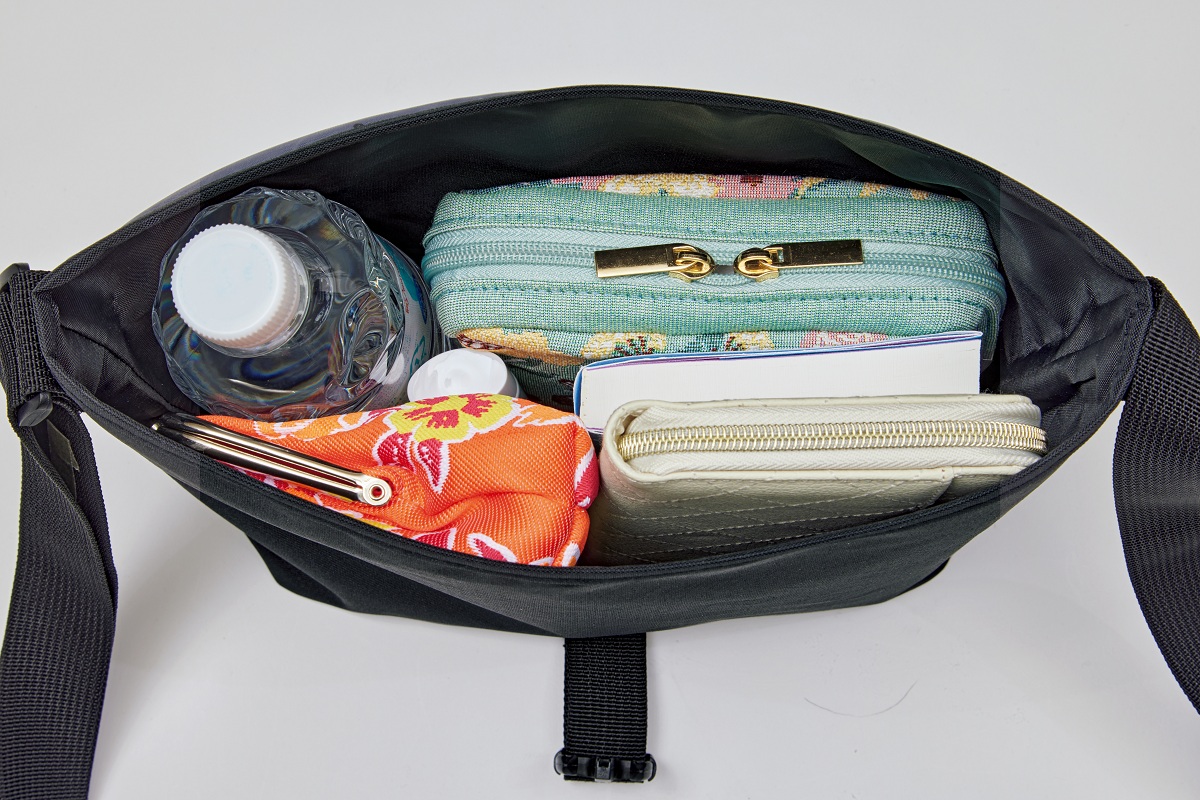 『大人のおしゃれ手帖』2026年3月号 ケイ ハヤマ プリュス ショルダーバッグ コンパクトなのにマチもしっかり