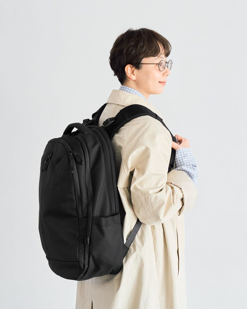 【大人女子の通勤リュックと中身を拝見!:kinoko.さん】 多数のガジェット収納に大活躍する優秀お仕事バッグ