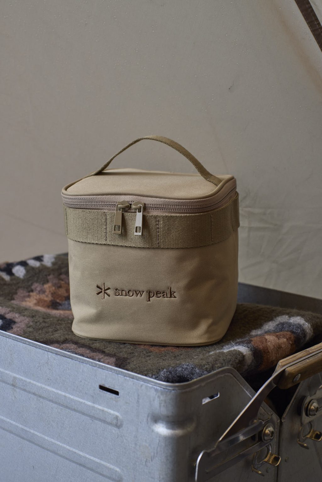 【スノーピーク付録】大きなスクエアポーチをスノーピークのスタッフが使ってみた。お手本にしたい!日常使いにも便利な3つの使い方とは