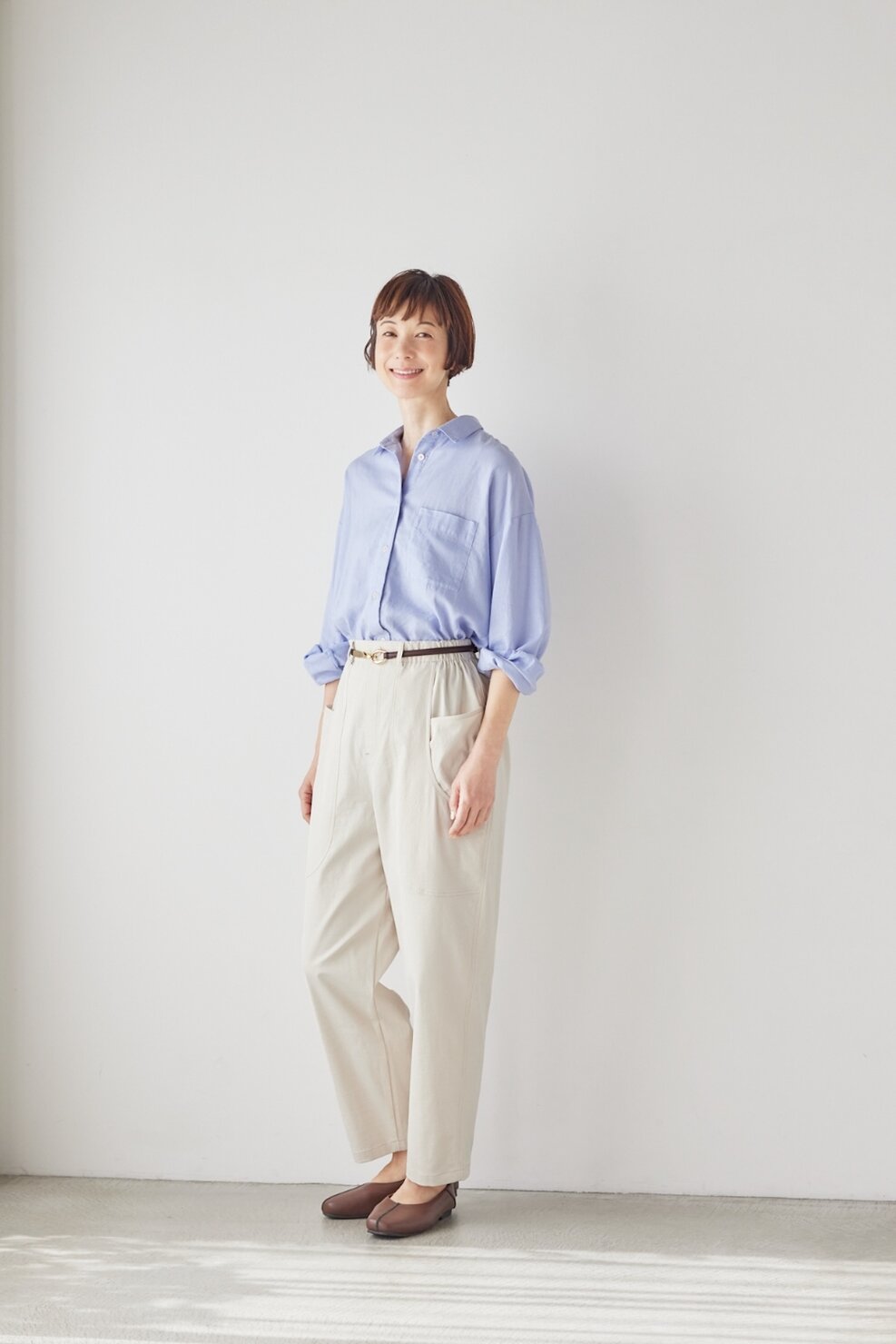 しまむらシーズンリーズン素肌に心地よいリネン混シャツのコーディネート