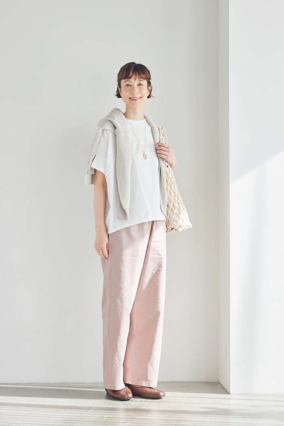しまむら　シーズンリーズンのプルオーバー¥1,089でつくる大人かわいいパンツスタイル