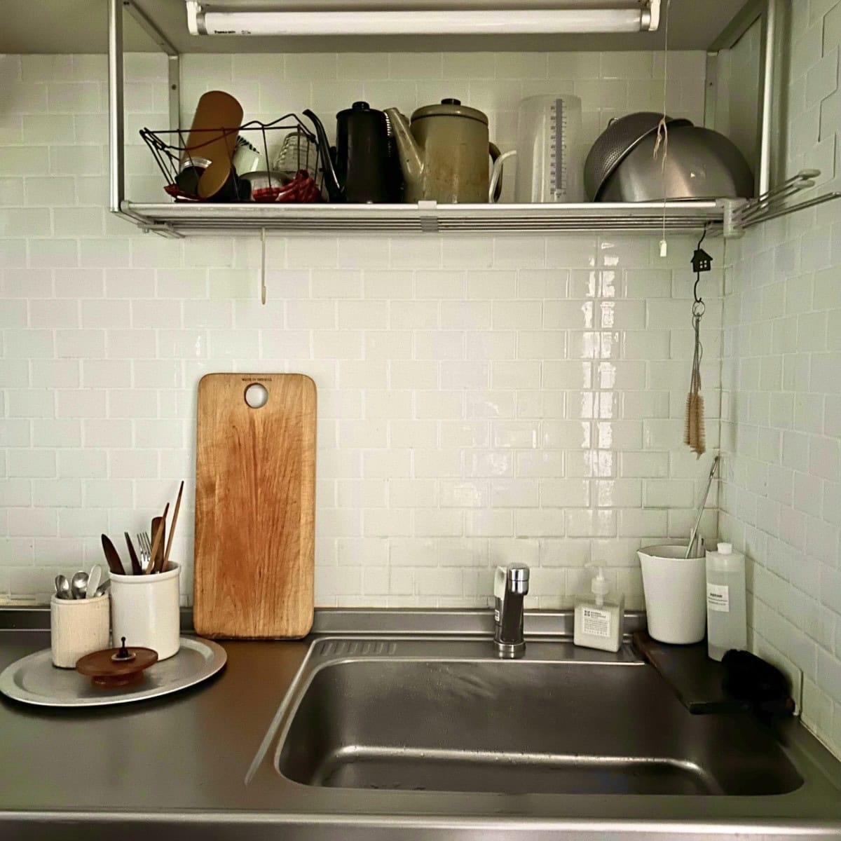 お気に入りの日用品を選んで整えた台所のシンク周り