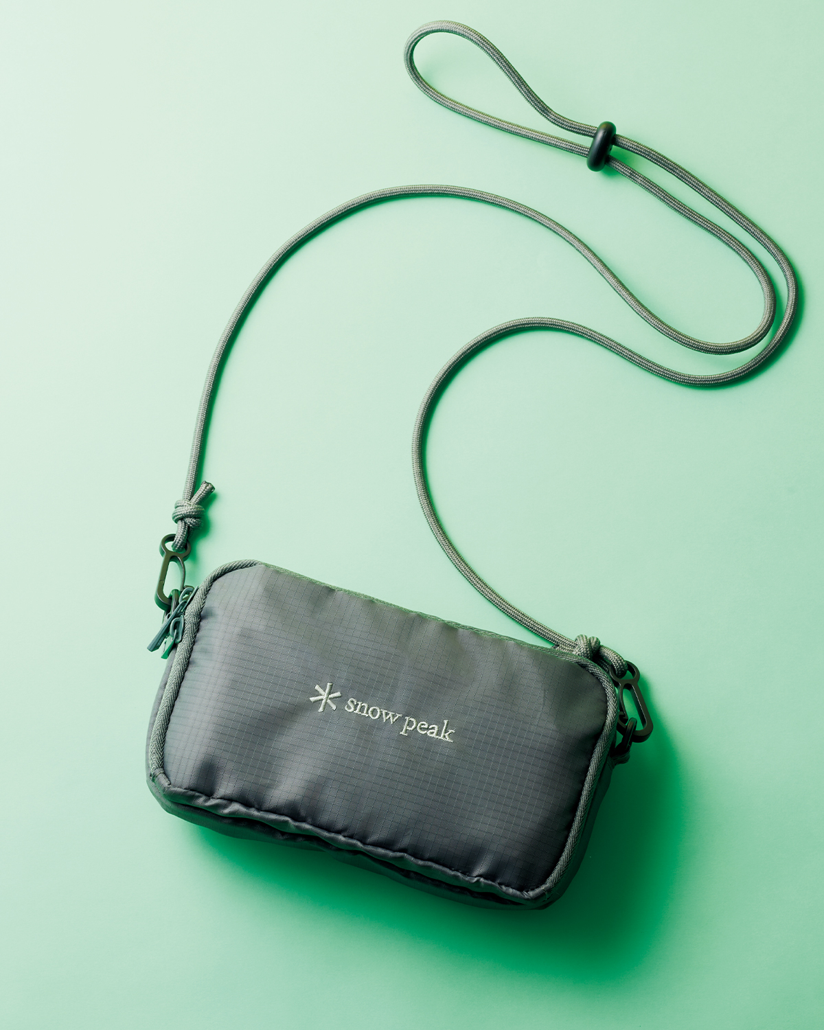 リンネル2026年6月号付録「スノーピーク」×高山 都さん「たっぷり収納力のお財布ショルダーバッグ」