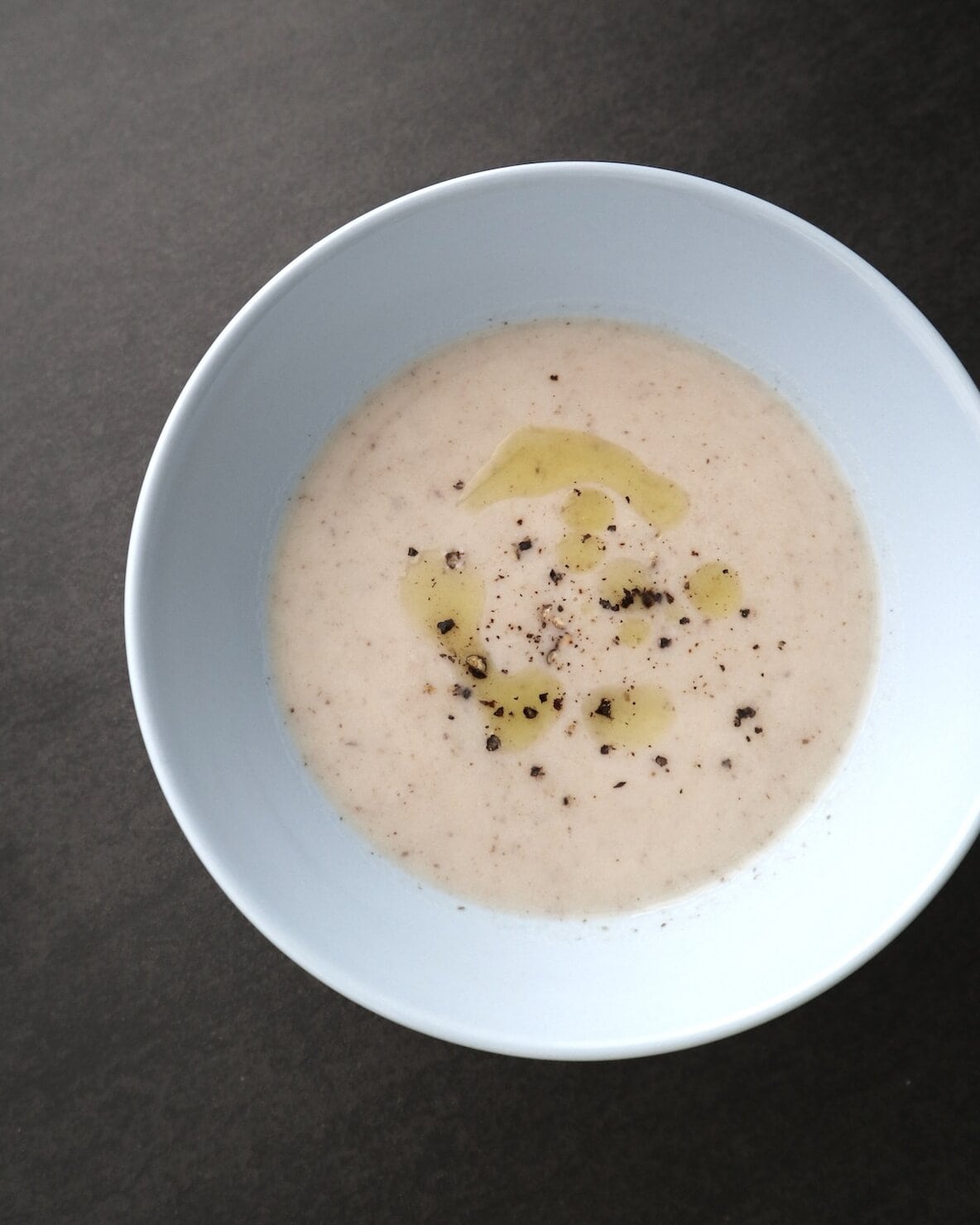 新玉ねぎとしいたけの牛乳ポタージュ