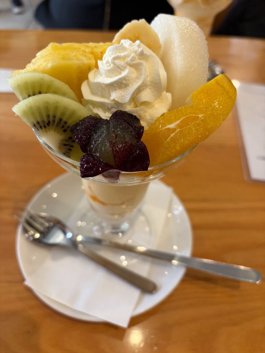 生理中のご自愛 浅草のフルーツパーラーごとうのフルーツパフェ