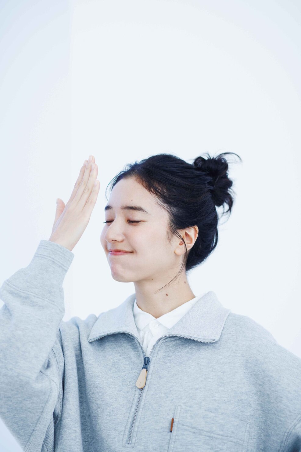 やる気を出す方法体力をつける健康習慣と食事コントロール法 おでこをトントンで食欲を抑える