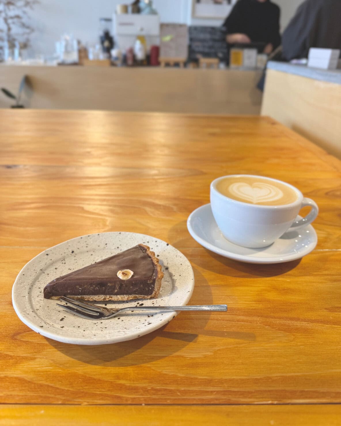 私の偏愛青森旅】 念願のカフェで過ごすひとり時間。セレクトショップ