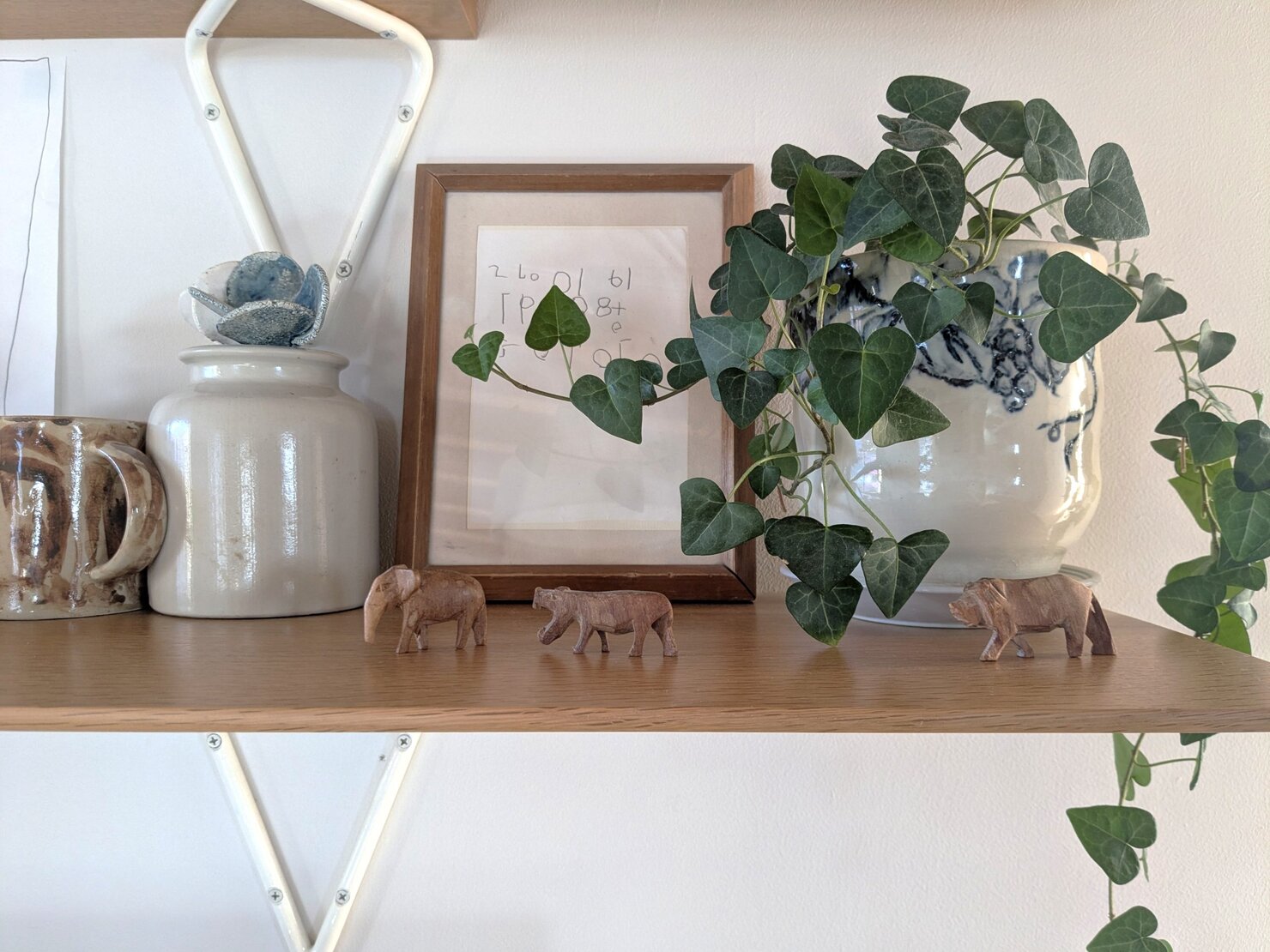 蚤の市で見つけた木彫りのアフリカの動物たち