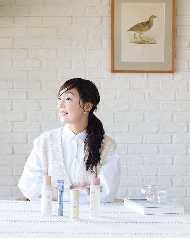 【愛用歴25年以上！内田彩仍さんとドモホルンリンクルの素敵な関係】うるおいとエイジングケア※［基本4点］で肌力を鍛える！