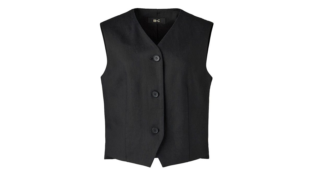 UNIQLO : C プレミアムリネンコレクションのおすすめプレミアムリネンベスト¥4,990ブラック。セットアップで着ても素敵!