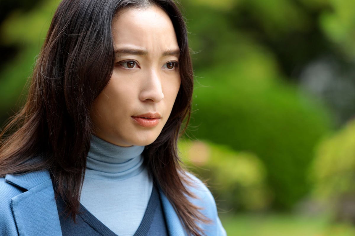 WOWOW 日本×フィンランド共同制作ドラマ「連続ドラマW BLOOD & SWEAT」場面写真。真剣な表情をする優秀な刑事・亜希役の杏さん