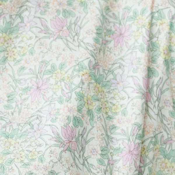 ペールトーンの花柄