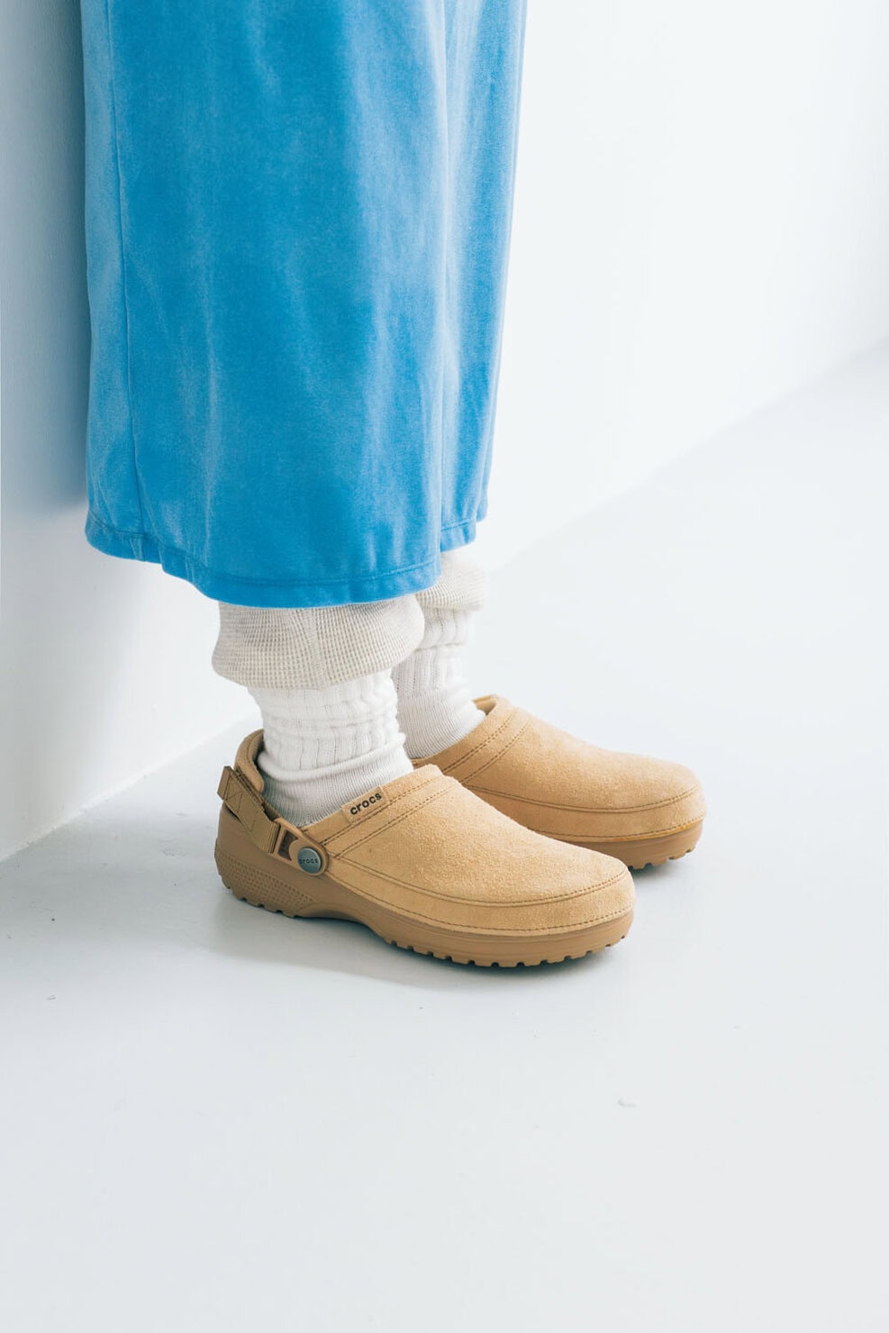 クロックスの ストラップシューズ