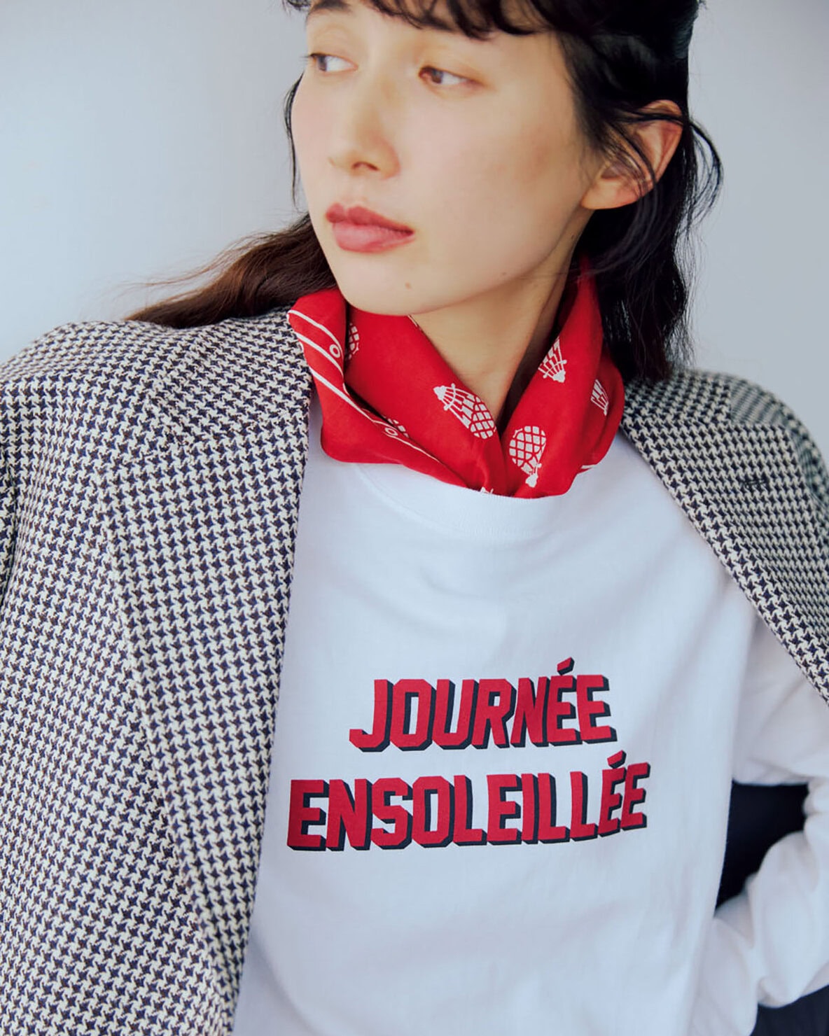 バンダナを使った赤アイテムコーデ