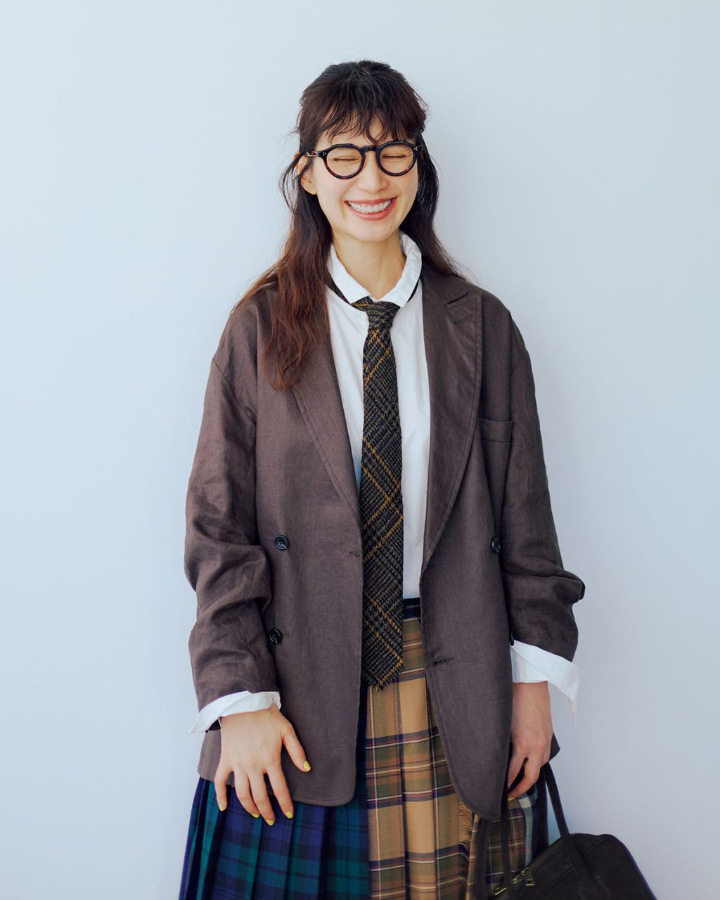 【旬の「ジャケット」大人の正解コーディネート3選】大きめジャケットにどんなアイテムを合わせればいい?