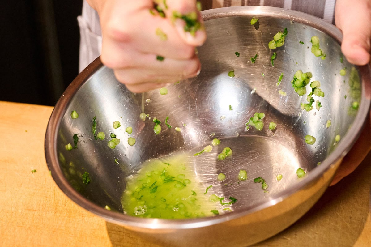 水はきつくしっかり絞る