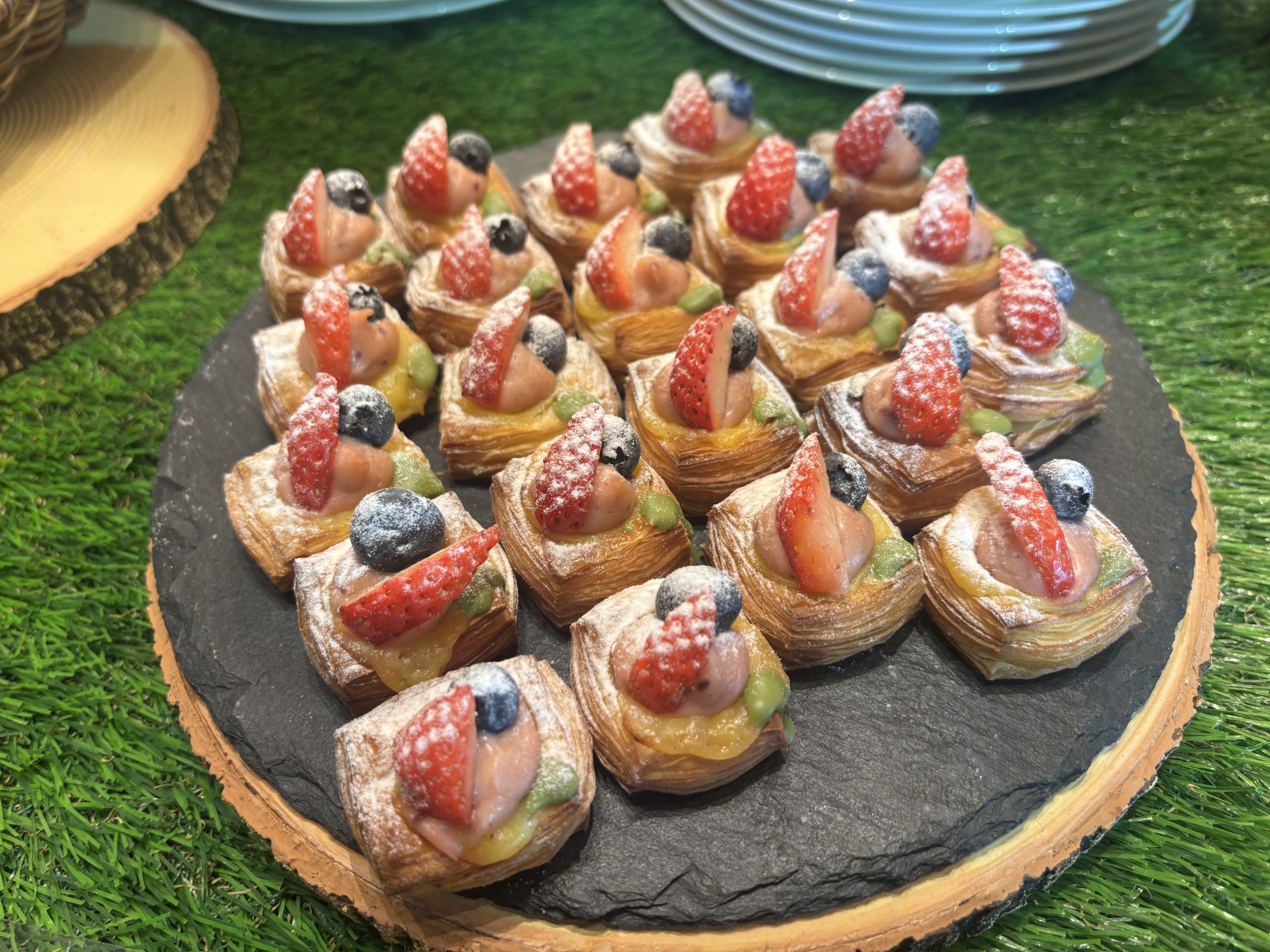 神戸ポートピアホテルのいちごスイーツブッフェ「ストロベリー・ピクニック」のいちごのデニッシュ