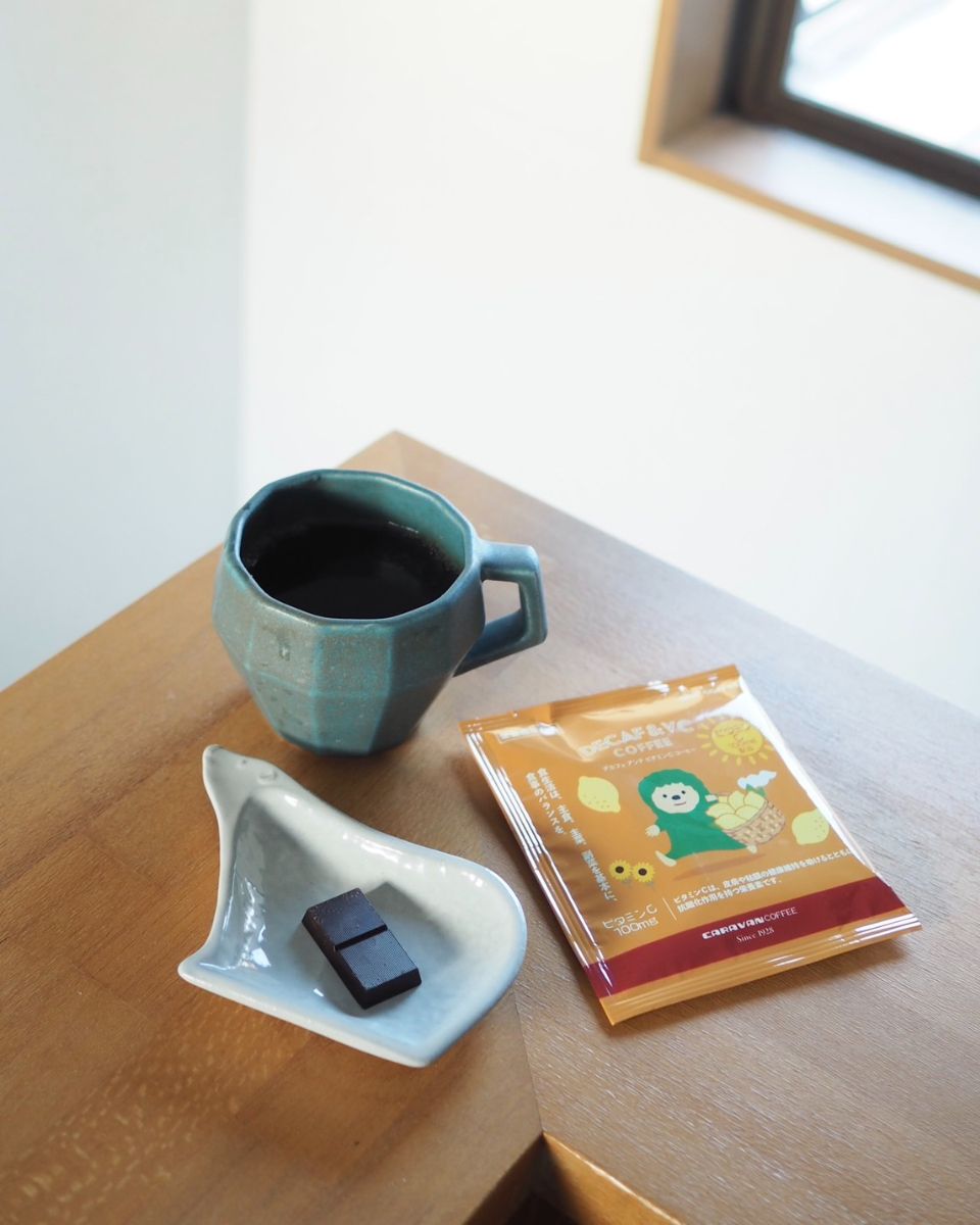 生理中に飲むカフェインレスコーヒーと高カカオチョコレート