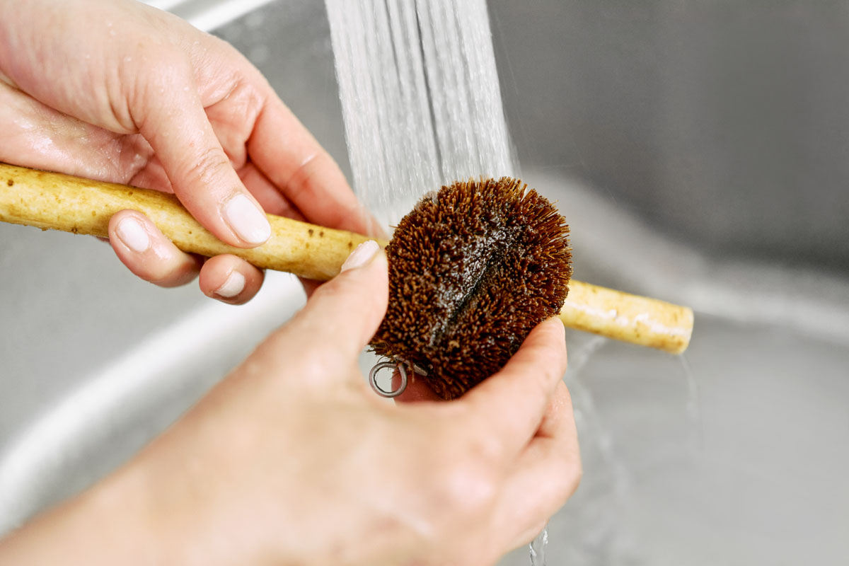 ミニサイズでにぎりやすい亀の子束子 「パームチビッコ」