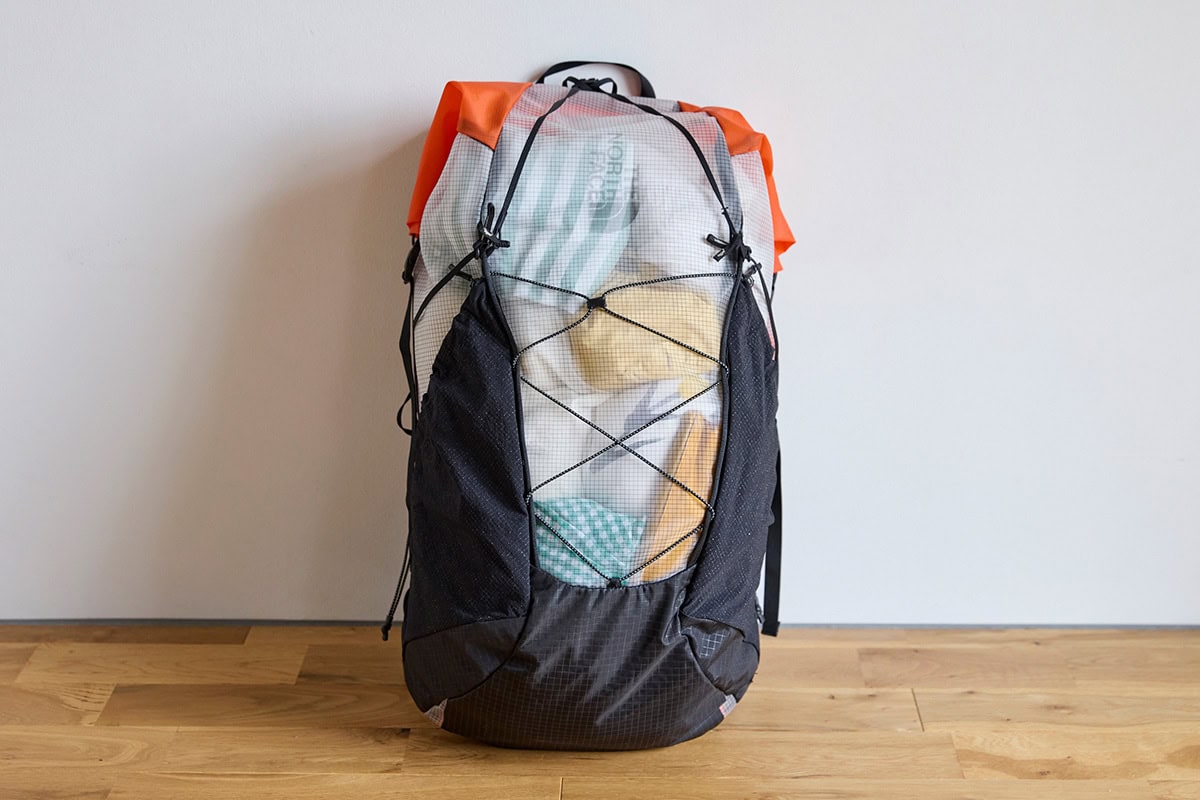 ノースフェイスの軽量トレッキングパック 〈サム 35〉