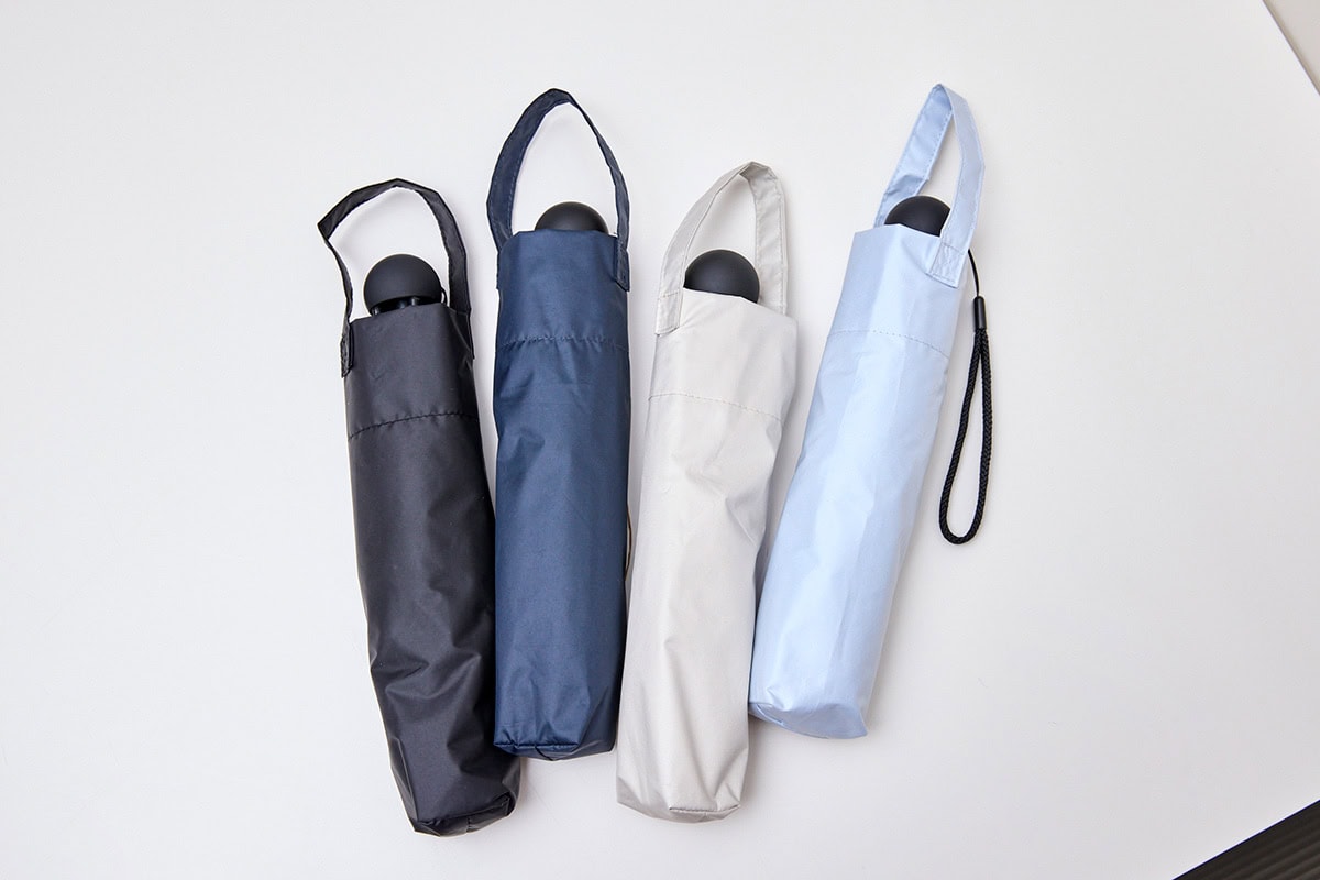 無印良品の〈遮熱性のある 折りたたみ日傘〉