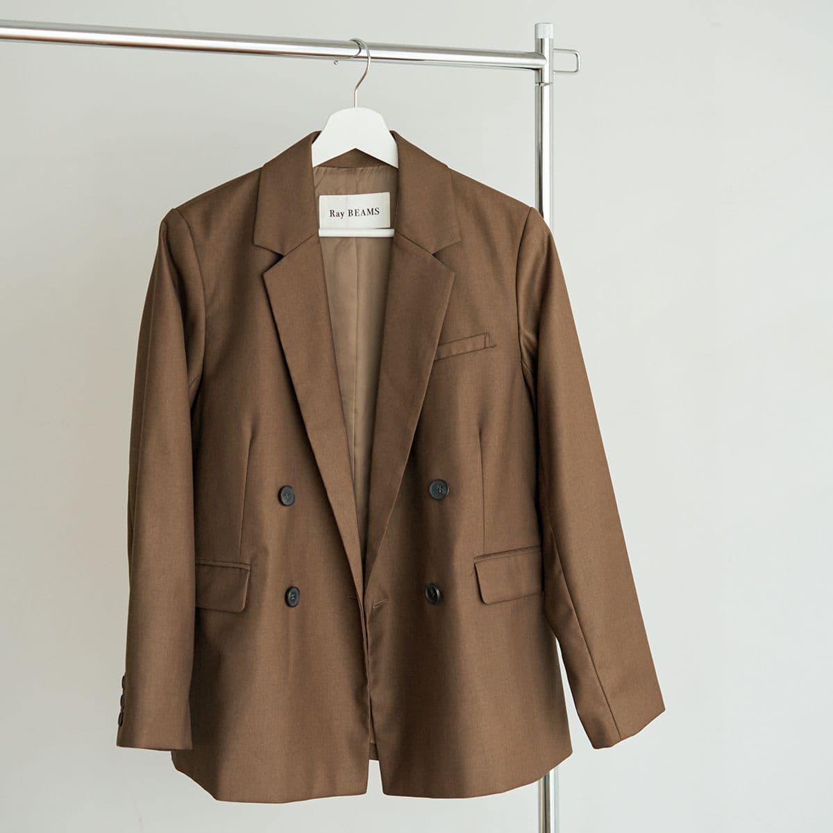 無印良品のボーダーTシャツには、ジャケットをプラス!