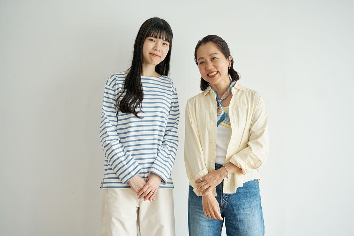 スタイリスト・若狭惠美さん(右)と、リンネル暮らし部エディターのアカリと柚子さん(左)