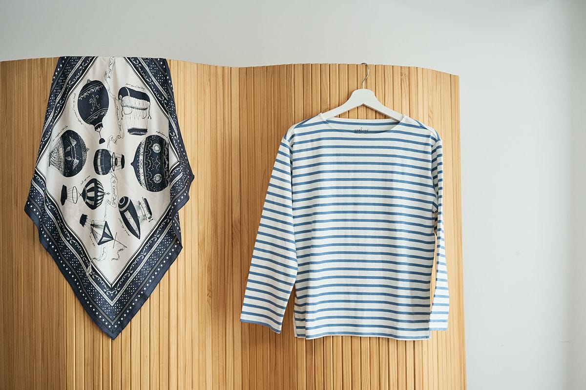 スカーフと洋服を合わせるときのコツとは