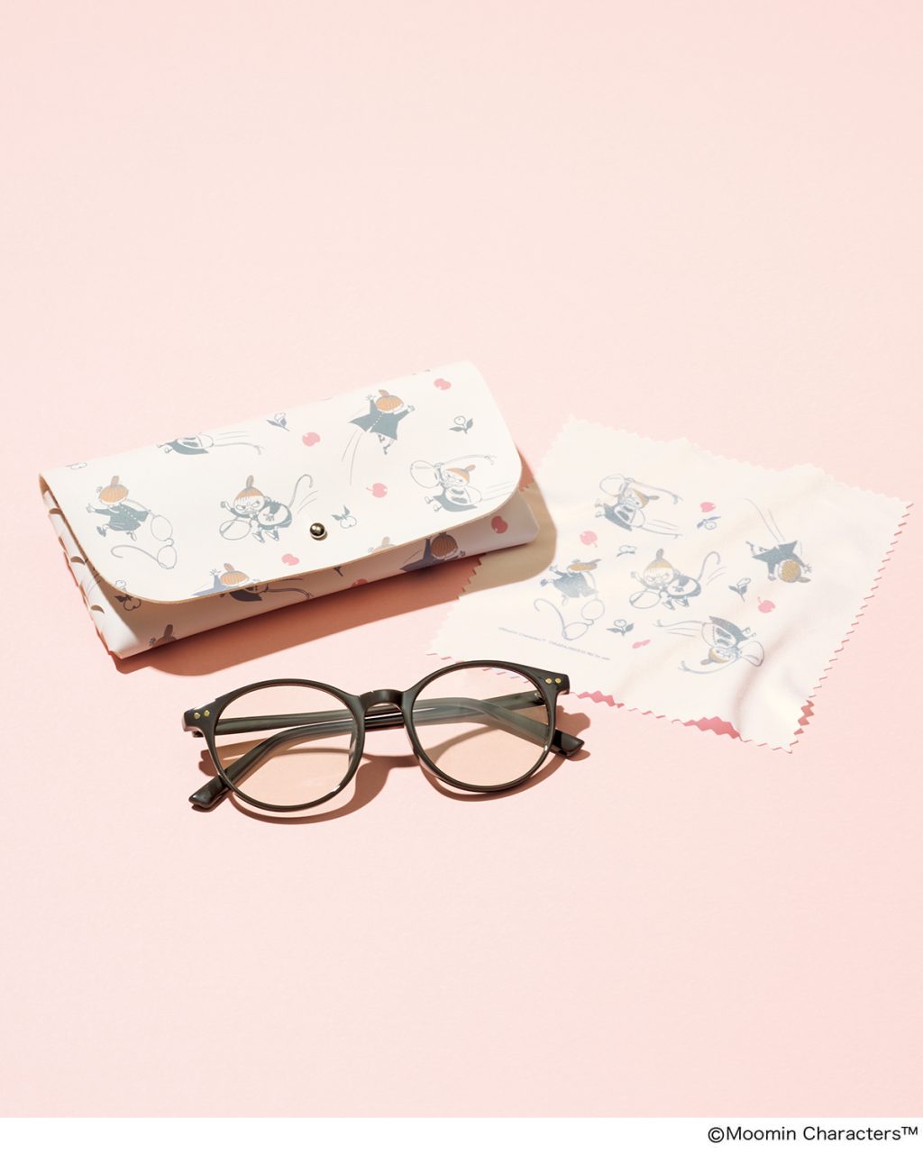 【次号ムーミンの付録を速報】 調光サングラス、ケース、眼鏡ふきセットがかわいすぎる!:5/20発売リンネル2026年7月号増刊