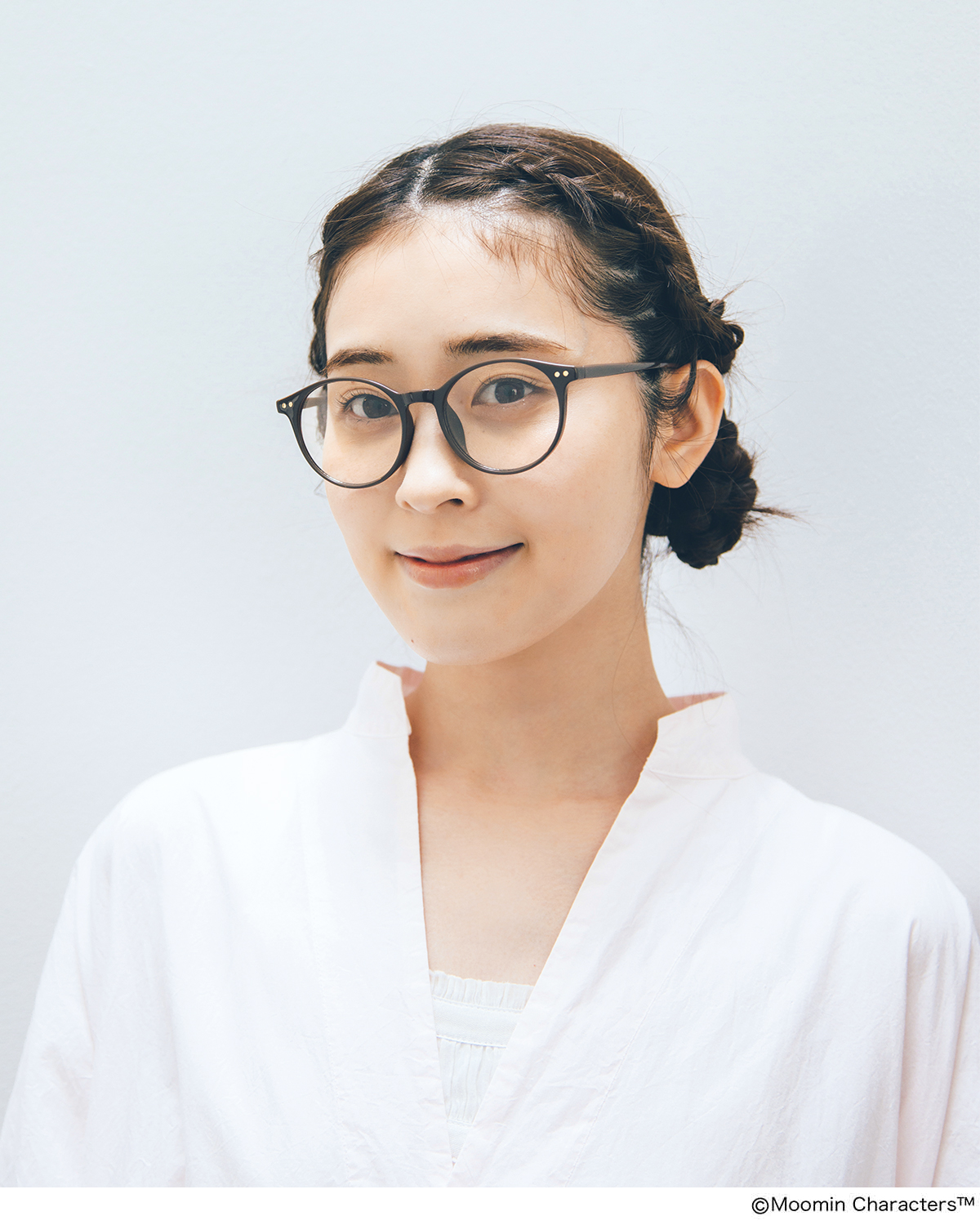 【リンネル2026年7月号増刊付録】 調光サングラス、ケース、眼鏡ふきセットがかわいすぎる!:室内では見えやすいクリアグラスに