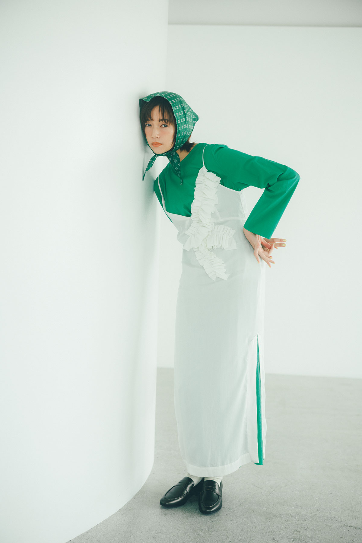 佐藤栞里さんのワンピースコーディネート リンネル2026年6月号表紙インタビュー