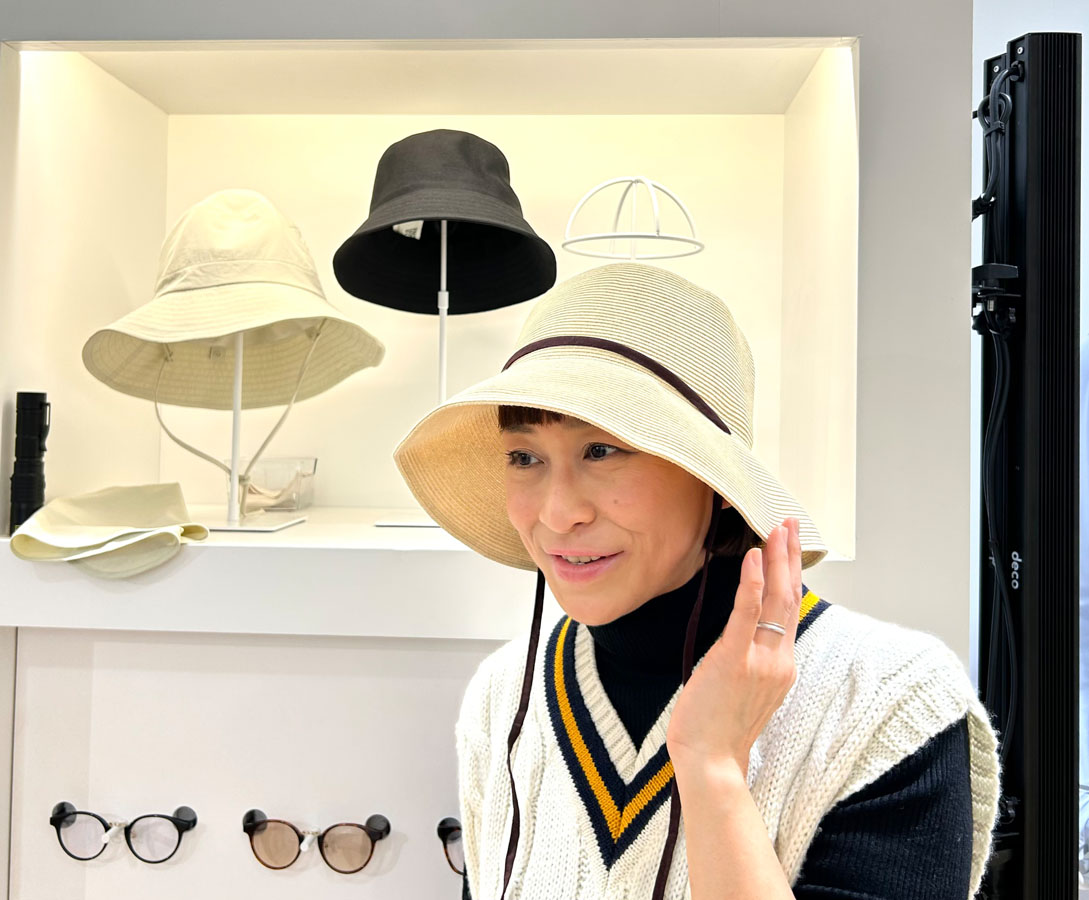 ユニクロのペーパーブレイド素材のハット