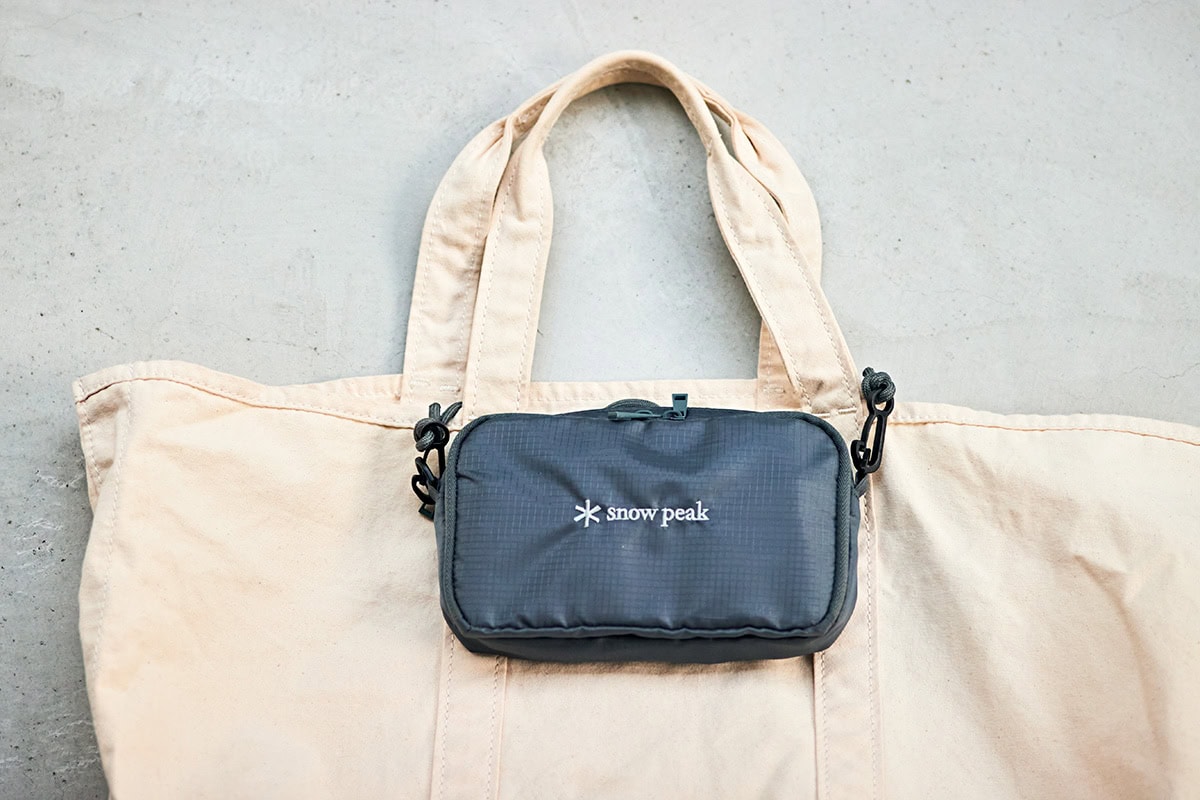 【リンネル×スノーピーク付録】ショルダーバッグをトートバックに繋げて使用