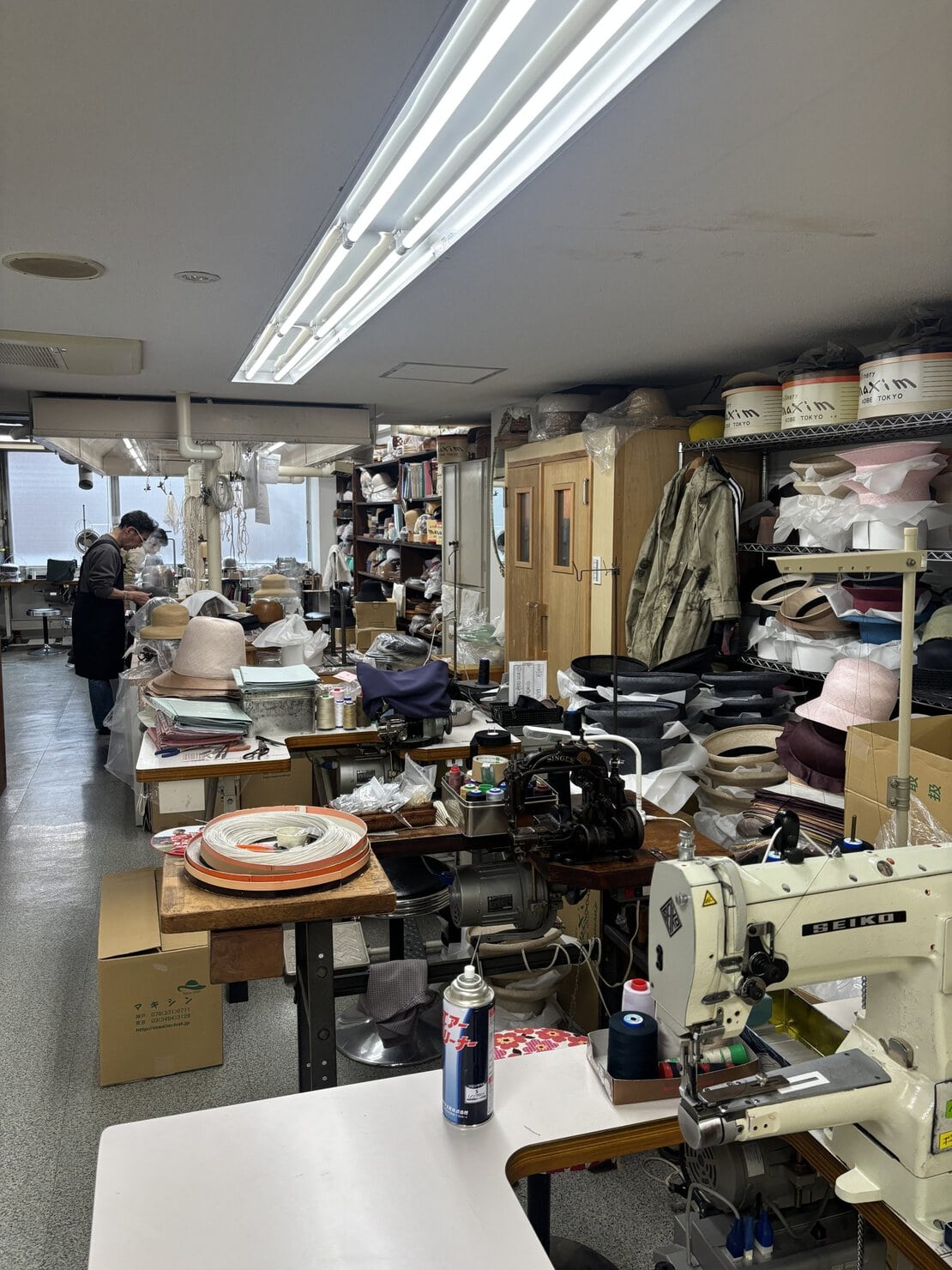 神戸の老舗帽子ブランド「マキシン」のアトリエ