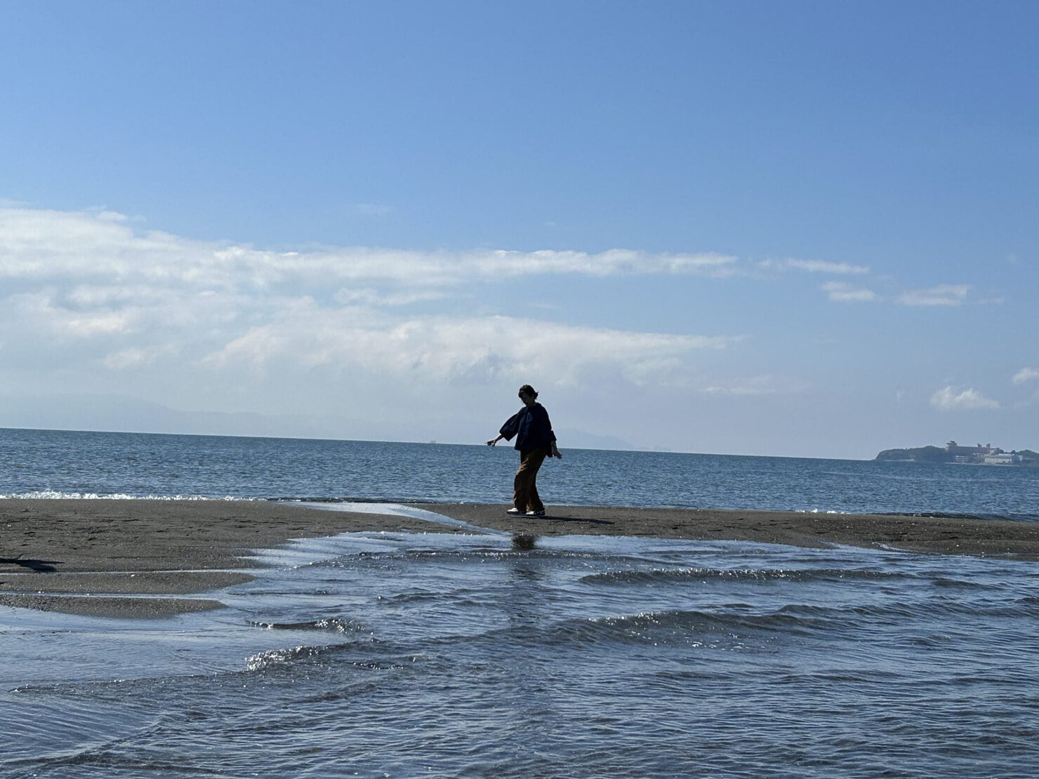 知林ケ島の干潮時の砂の道