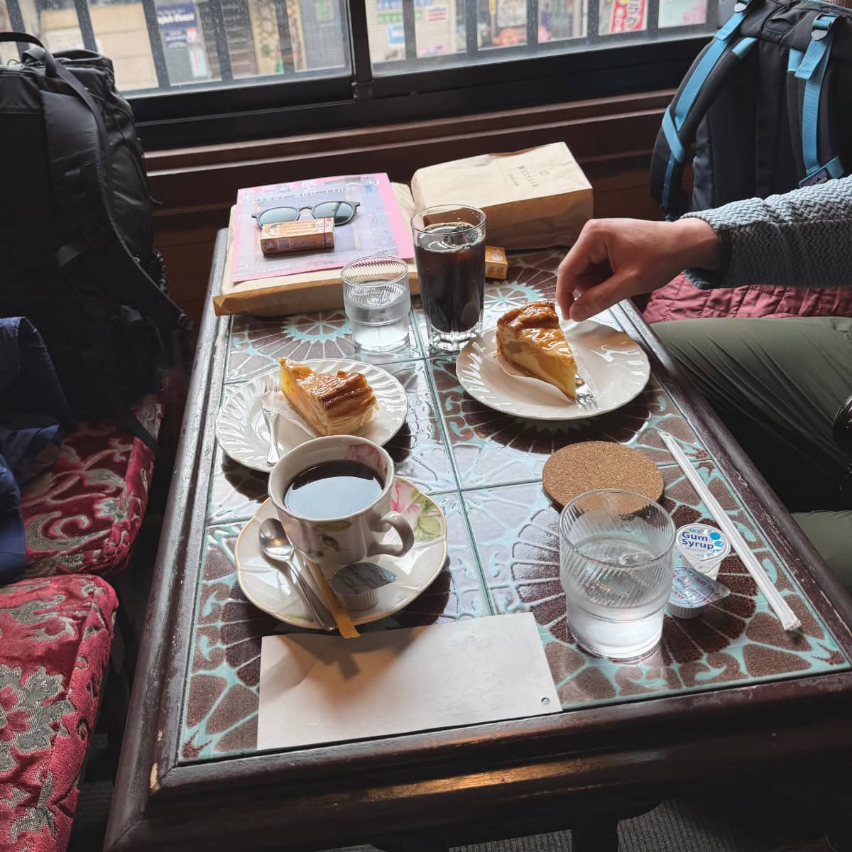 青森・弘前にある昭和レトロな喫茶店煉瓦亭ケーキセット