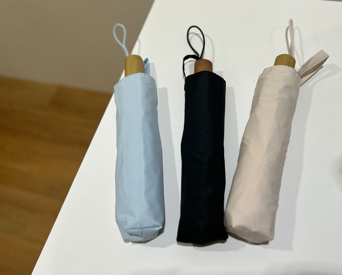 ユニクロの晴雨兼用傘に新色としてピンクとライトブルーが登場