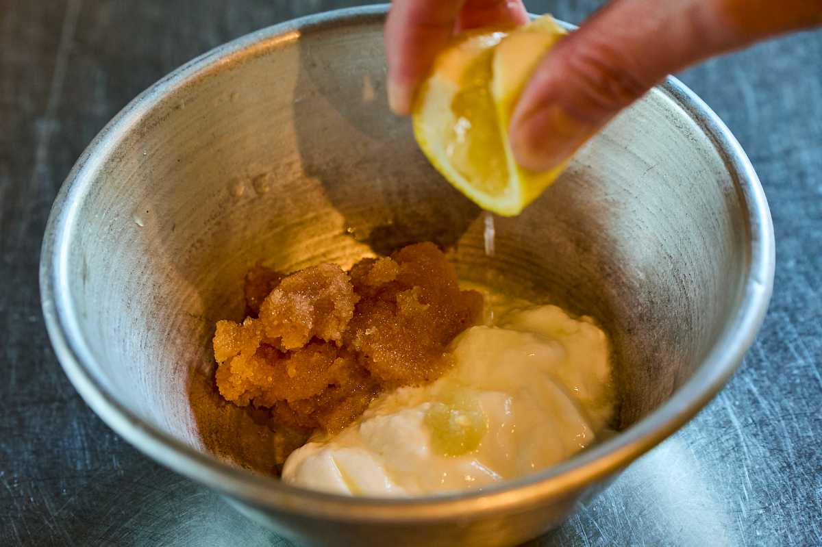 【ツレヅレハナコさんのおつまみレシピ ビール編】「焼き新じゃがの明太子ヨーグルトソース添え