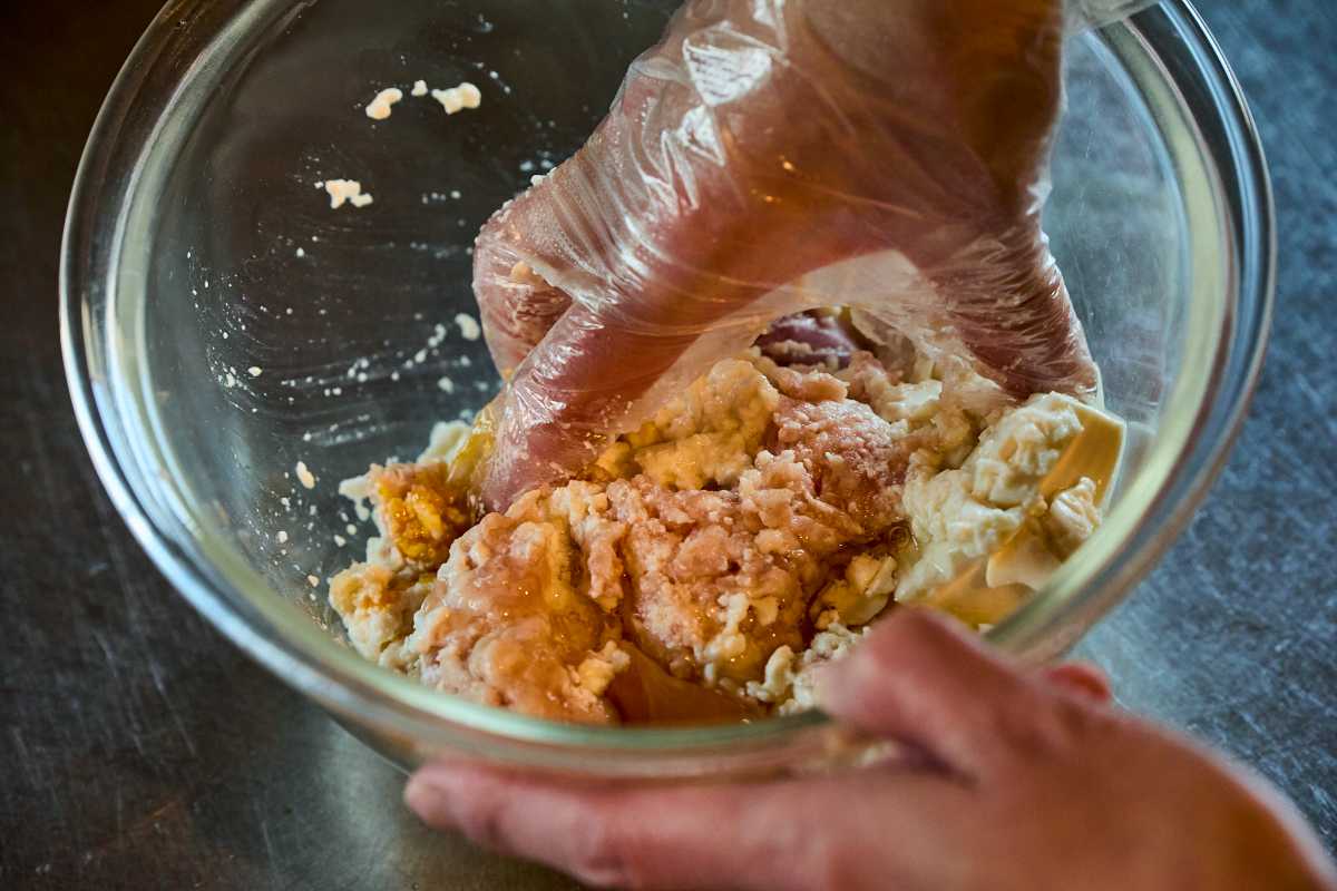 【ツレヅレハナコさんのおつまみレシピ 日本酒編】「豆腐と鶏のふんわりレンチン蒸し」