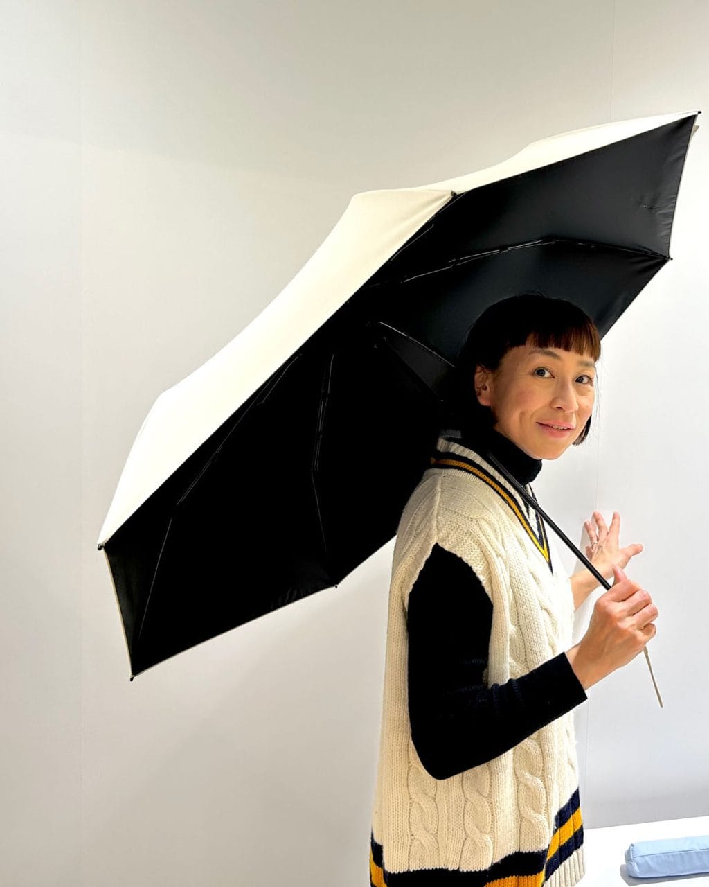 【ユニクロの紫外線対策アイテム今季のおすすめは?】 傘、ハット、アームカバー、サングラス…注目の“着るUVカット”をスタイリストがチェック!
