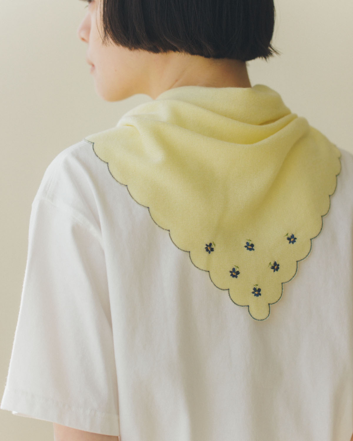 babacoのトライアングル型のスカーフ