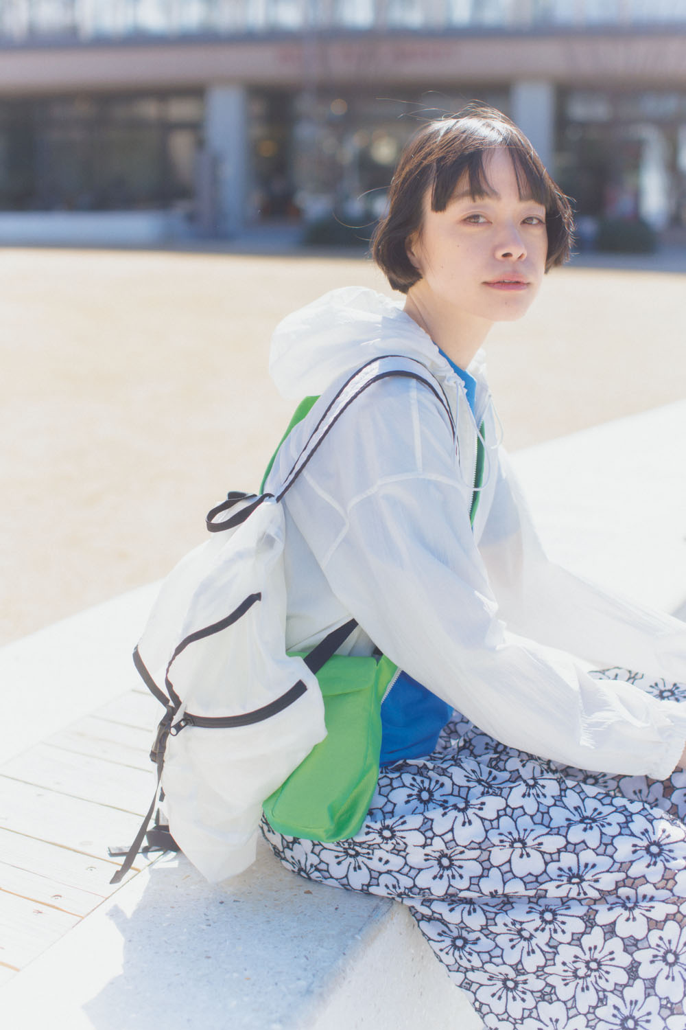 大人のスポーティに、シアーで抜け感をひとさじ