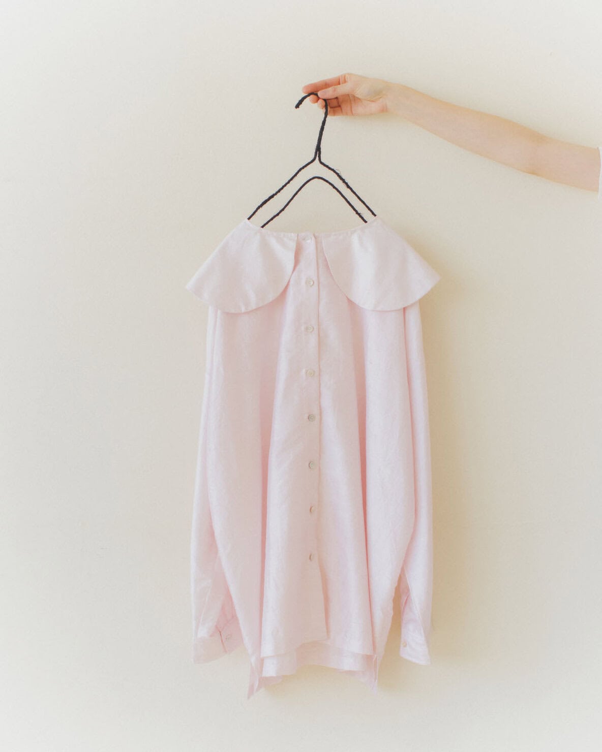 BUNONの心地よさと品をまとうシルクのブラウス